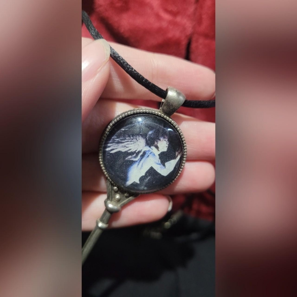BTS key necklace - Picture 2 of 3